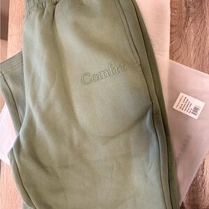 Comfrt Men's Forest Green Joggers